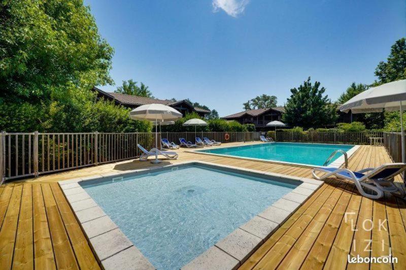 Bel Appartement Cosy Dans Residence Avec Piscine 5 Minutes Plage Messanges  Exteriér fotografie